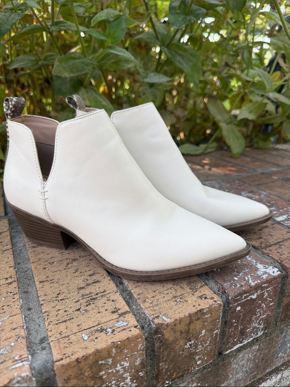 Women's Cream Ankle Booties with Snake Print, Memory Foam Sleek Pointed Toe 7.5*